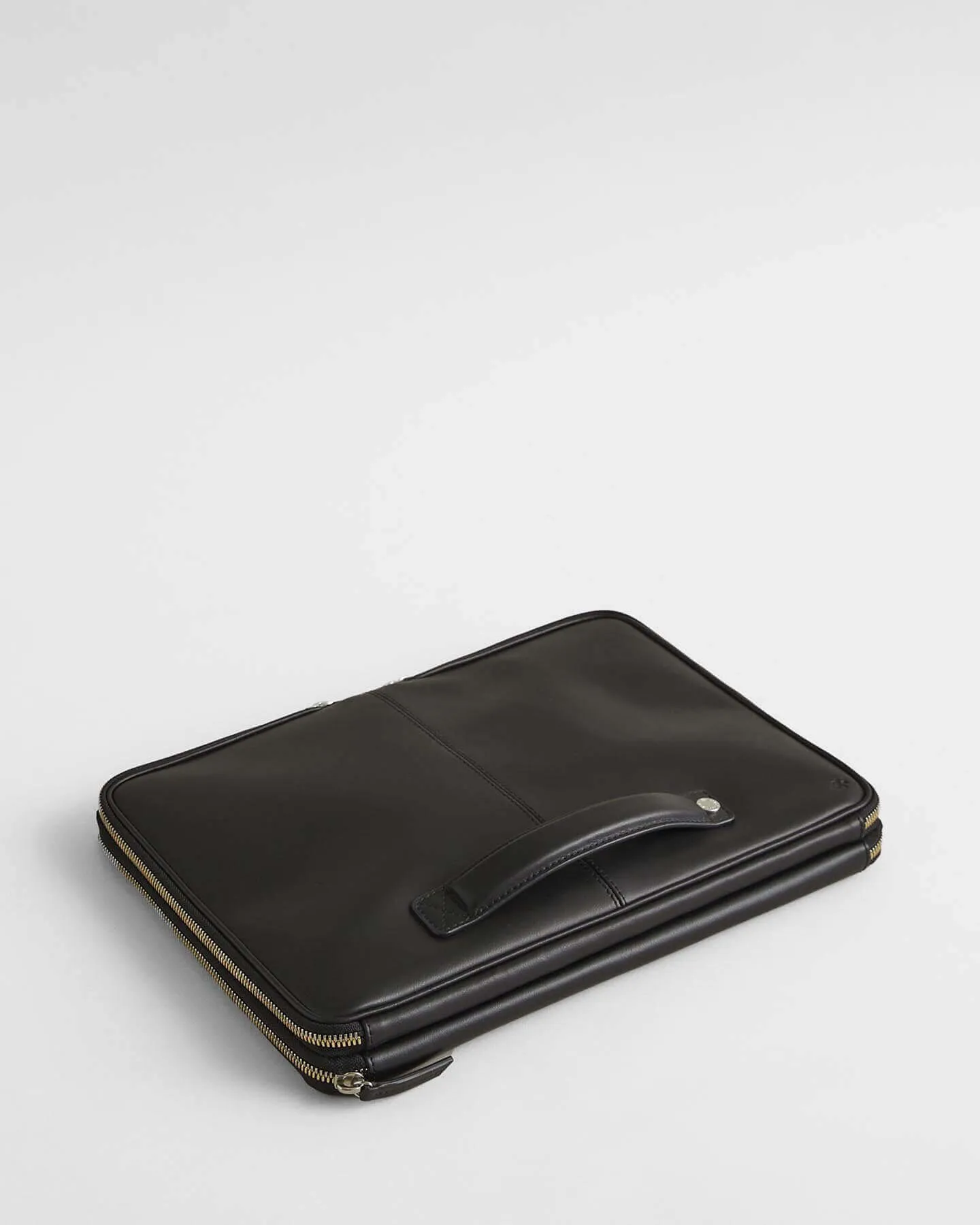 Tocumen Leather Folio